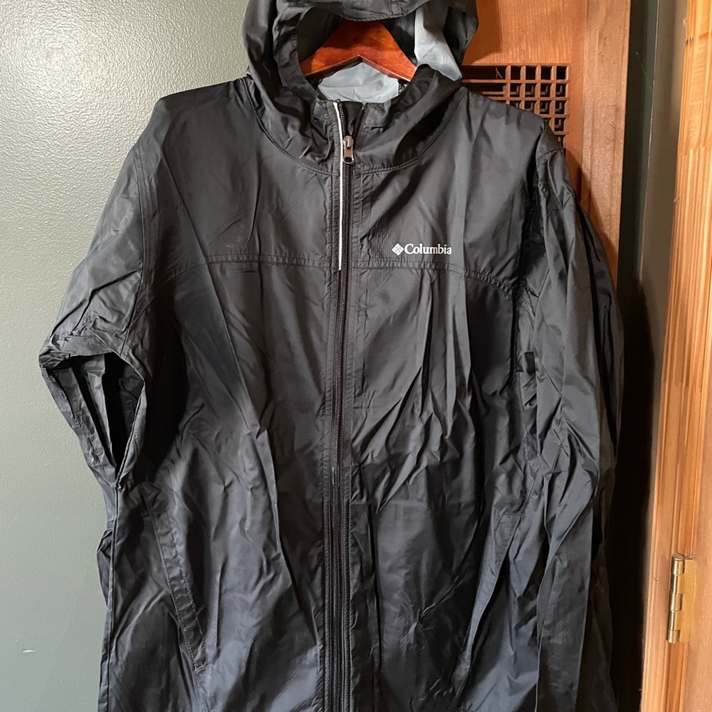 Columbia Black Raincoat with Hood Lightweight Water-Resistant
